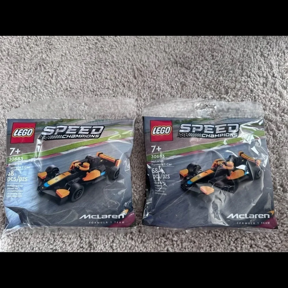 LEGO City Formula 1 Race Cars - Red, Blue